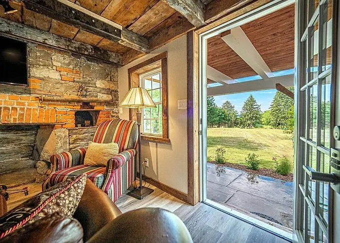 1786 Farm Cottage Honeymoon Suite Renovated 2022