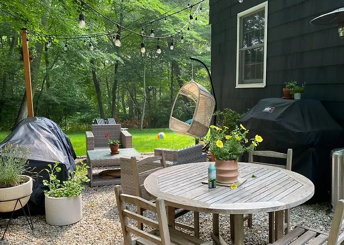 Ct Retreat - Stream, Lush Gardens, Optional Studio