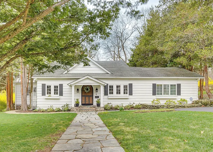 Historic 1800S Cornwall-On-Hudson Cottage!
